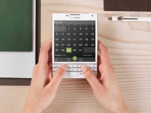 blackberrys-next-phone-the-passport-will-surely-appeal-to-the-companys-faithful