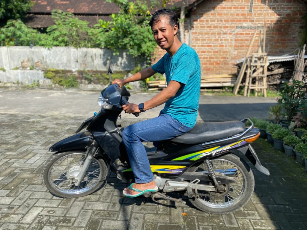 Sepeda motor honda fit 2000