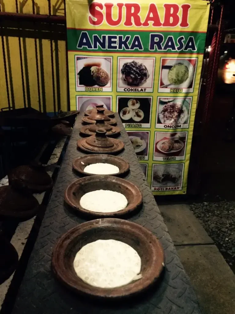 Surabi Rasa Pendulang Laba : Modal Rp 15 Juta, Untung Rp 500 Ribu Sehari 2 Surabi aneka rasa