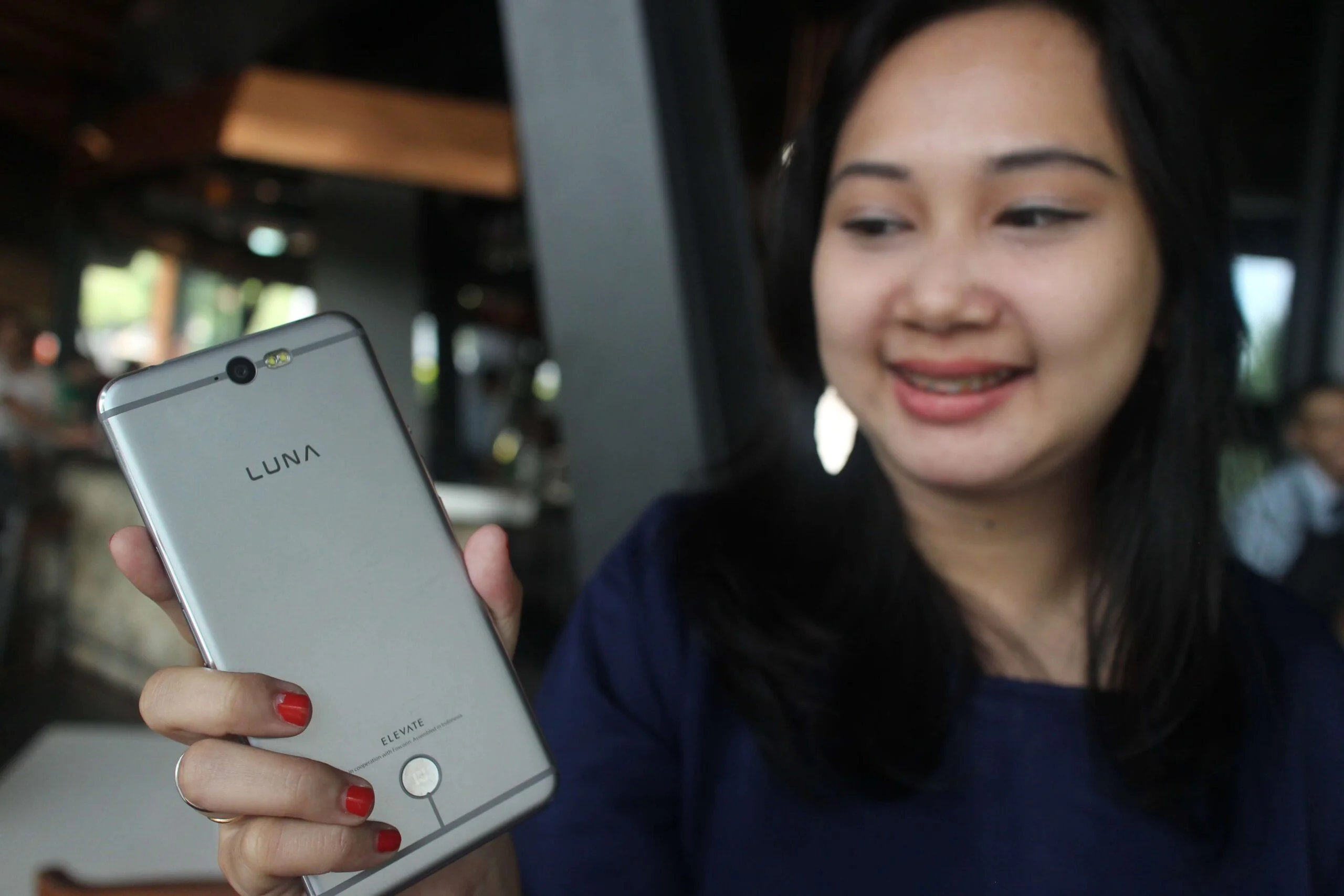 Luna V, Ponsel Murah Fitur Mewah 1 Luna V 2