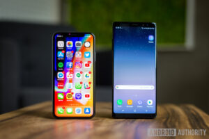 iPhone-X-vs-Samsung-Galaxy-Note-8-4-840x561