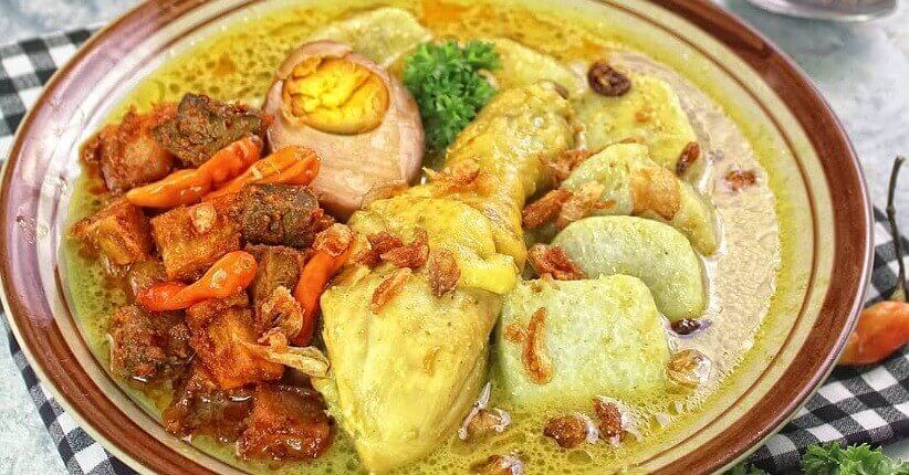 Lontong opor ayam