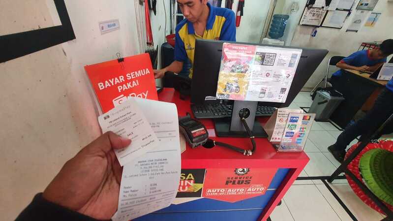 Pembayaran Ganti Oli di Planet Ban Pare
