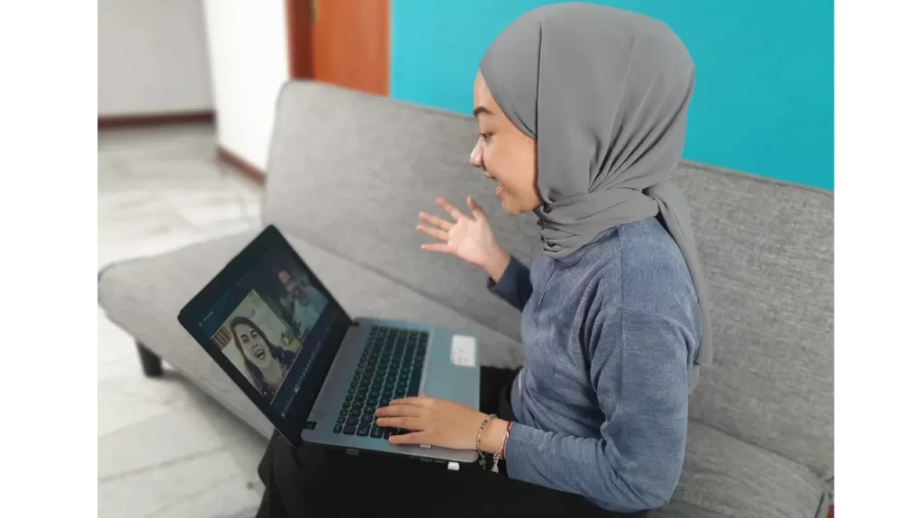 Lowongan Kerja Online di Era Digital 3 Proses wawancara lowongan kerja online di era digital