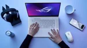 Laptop gaming tipis terbaik