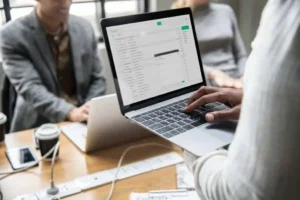 Apa-itu-Shipping-logistics-software-oaktree