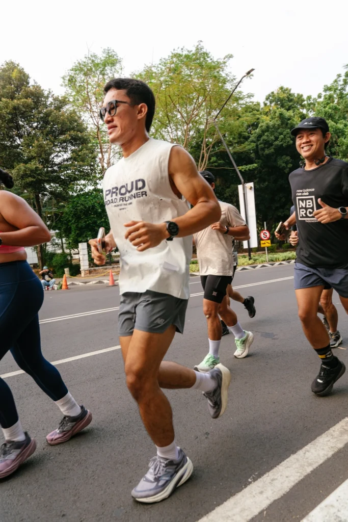 Bingung Pilih Sepatu Lari? Kenali 5 Cara Memilih Sepatu Lari Sesuai Kebutuhan 2 Cara memilih sepatu lari sesuai kebutuhan